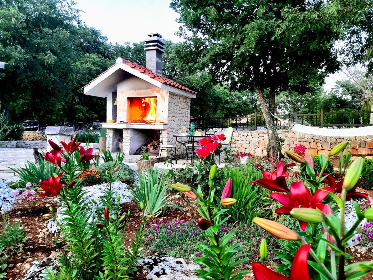Relaxing Dalmatian House In Village Ljubitovica Экстерьер фото