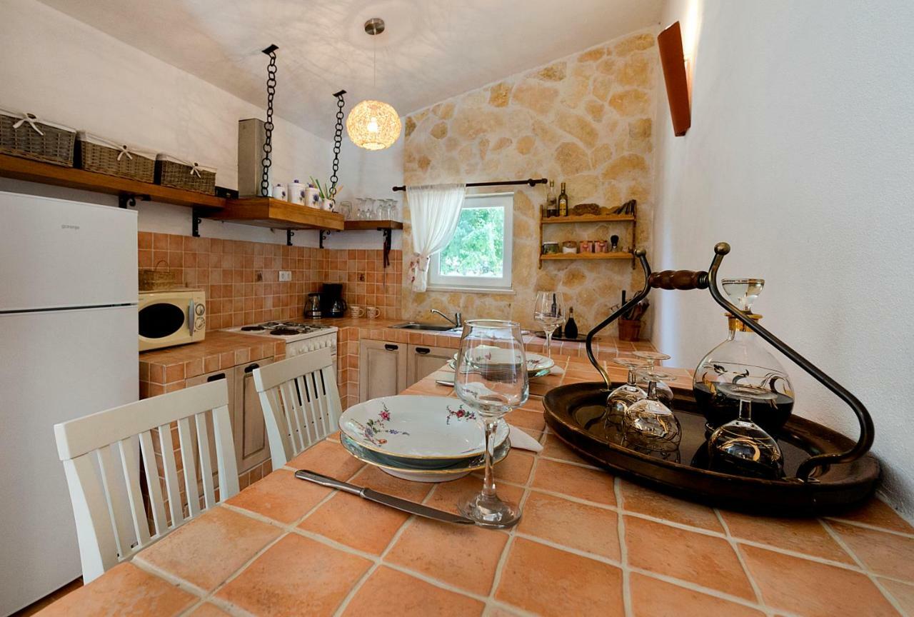 Relaxing Dalmatian House In Village Ljubitovica Экстерьер фото